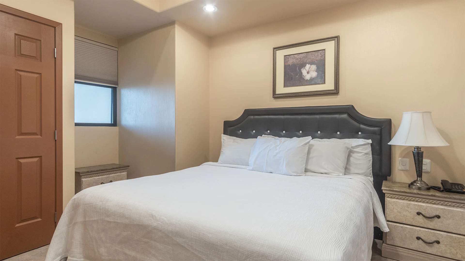 Rubi 302 Bed (4)